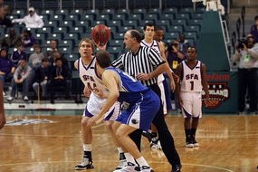 中国篮球职业联赛市场竞争格局及发展趋势，我国篮球市场现状