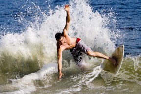 英超青训课程增加心理韧性训练应对高压比赛，英超青训排名