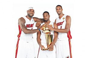 “帕布罗·马特拉：美洲狮队的防线核心，领袖风范尽显”